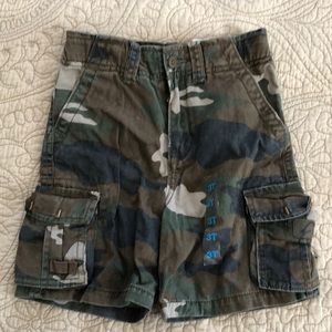 Children’s Place Vintage look Camo Shorts size 3t